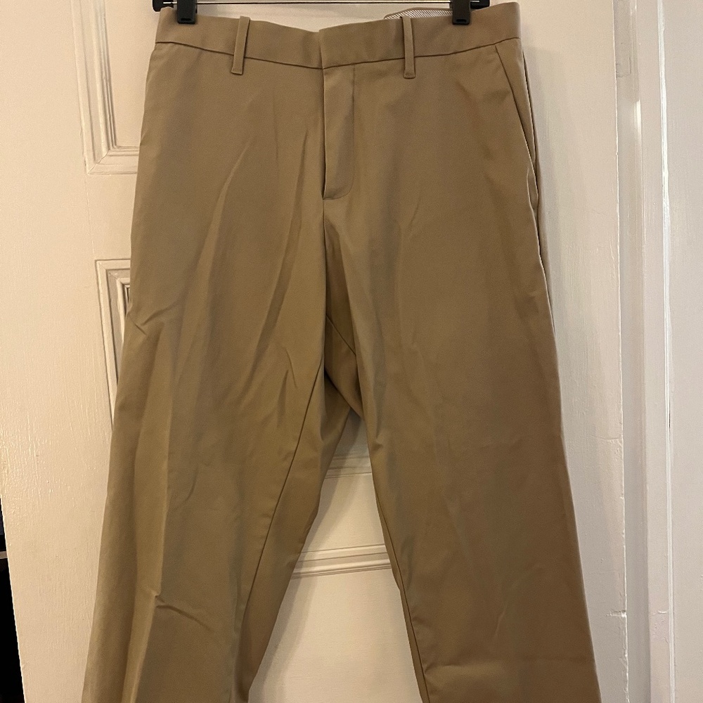 Men's GAP Straight Leg Khakis 33x30